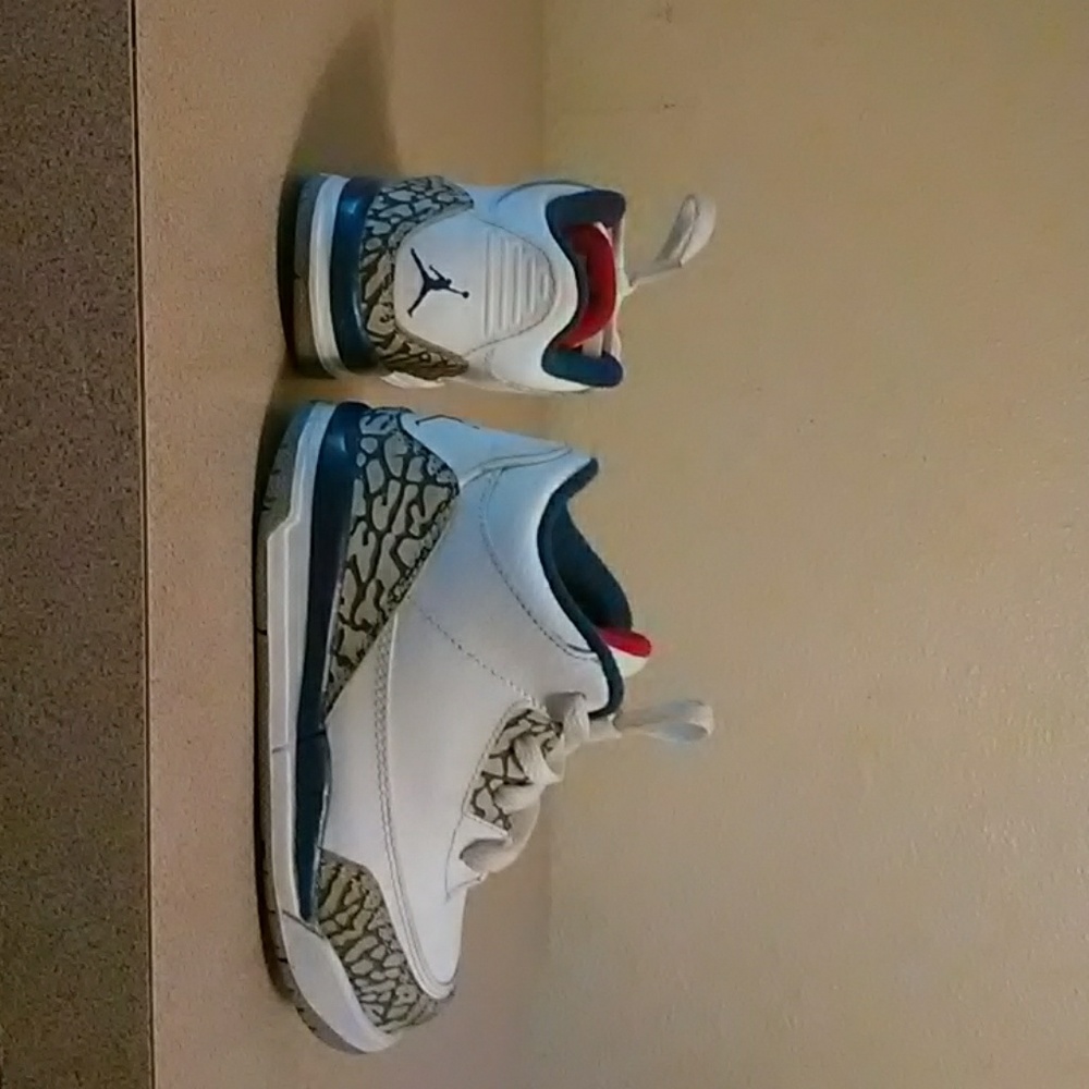 Childrens Jordan 3s.